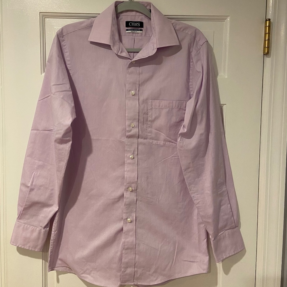 Chaps Men’s Essential Wrinkle-Free Dress Shirt – Size Small (14–14.5 | 32/33)